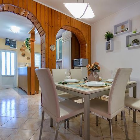 Holiday Villa Anna Primorski Dolac ภายนอก รูปภาพ