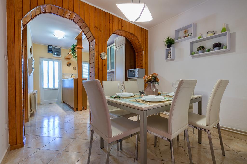 Holiday Villa Anna Primorski Dolac ภายนอก รูปภาพ