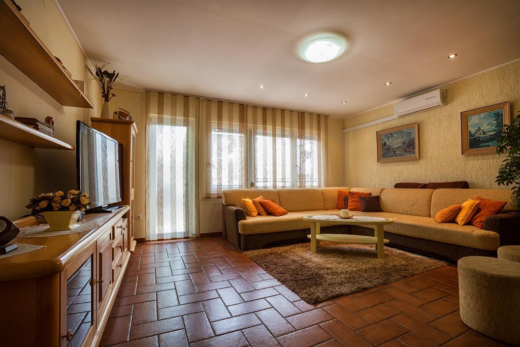 Holiday Villa Anna Primorski Dolac ภายนอก รูปภาพ